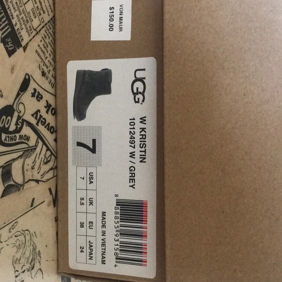 UGG boots. - Picture 2 of 4